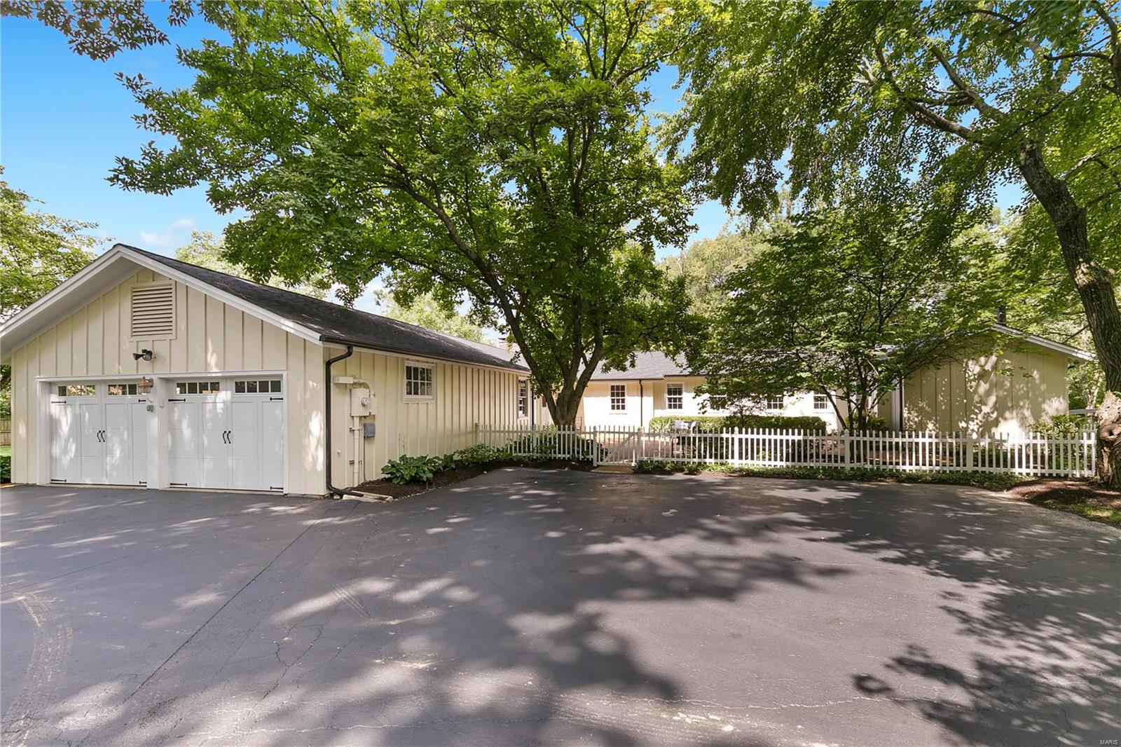 10018 Conway Road Ladue, MO 63124 - Photo 13 of 72