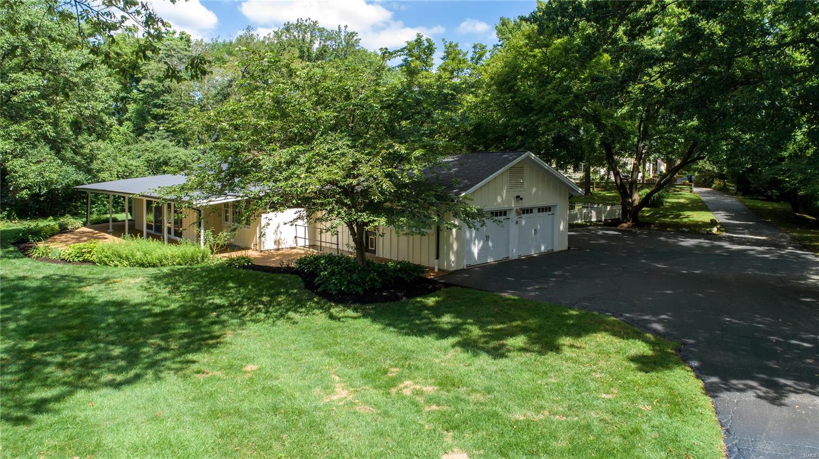 10018 Conway Road Ladue, MO 63124 - Photo 5 of 72