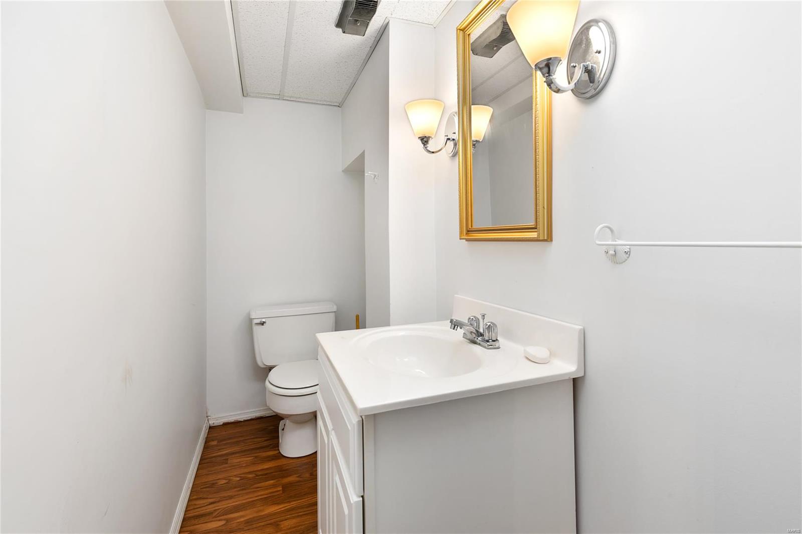 10018 Conway Road Ladue, MO 63124 - Photo 42 of 72