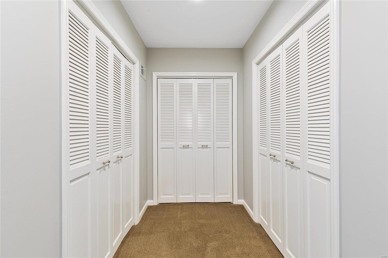 10018 Conway Road Ladue, MO 63124 - Photo 43 of 72
