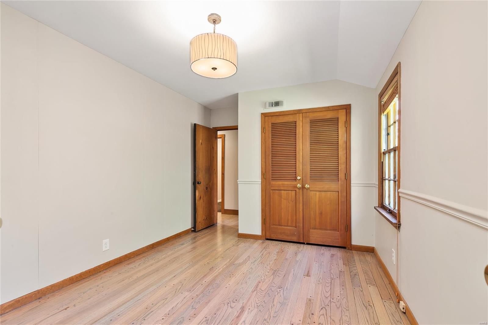 10018 Conway Road Ladue, MO 63124 - Photo 46 of 72