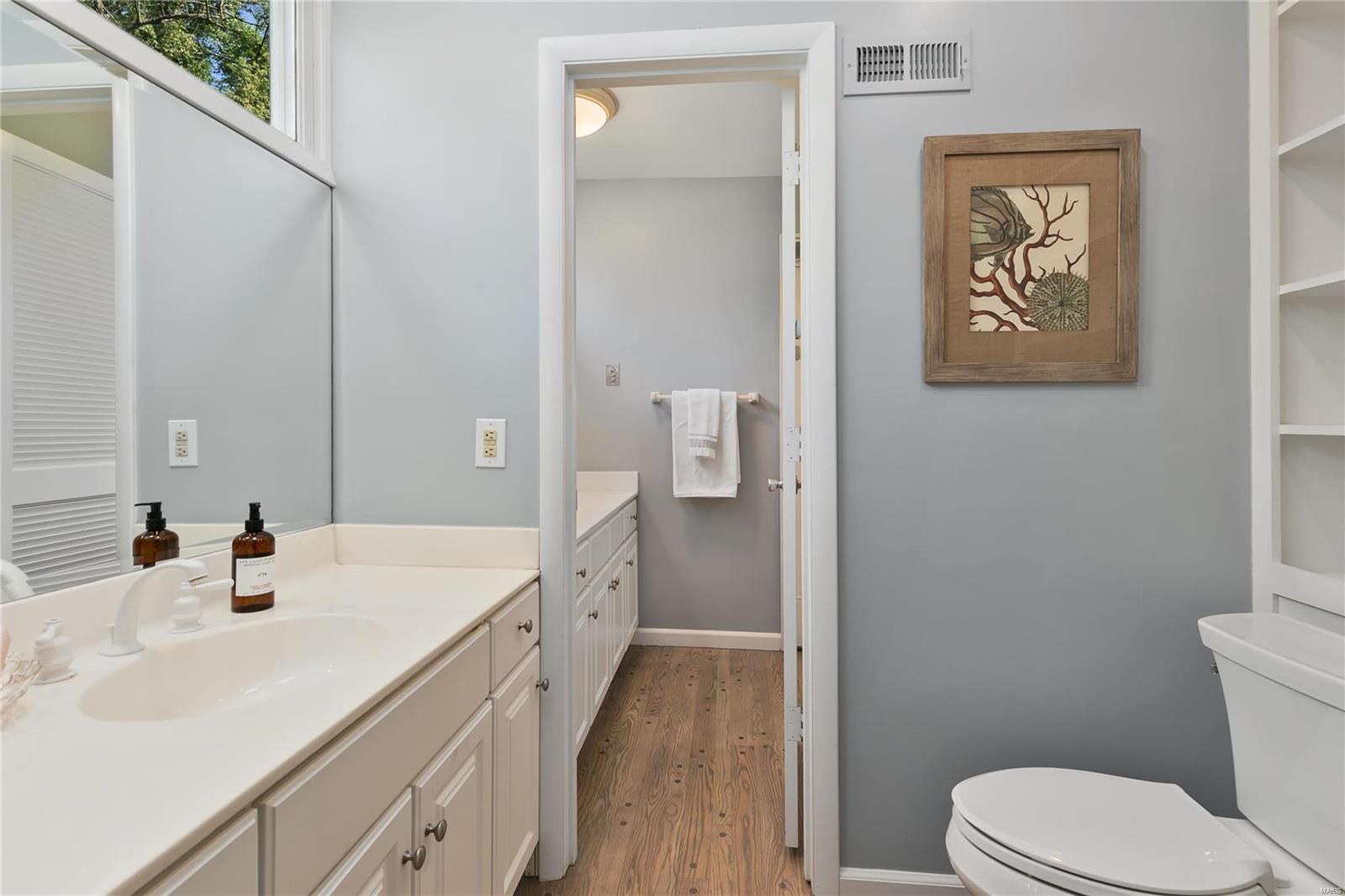 10018 Conway Road Ladue, MO 63124 - Photo 49 of 72