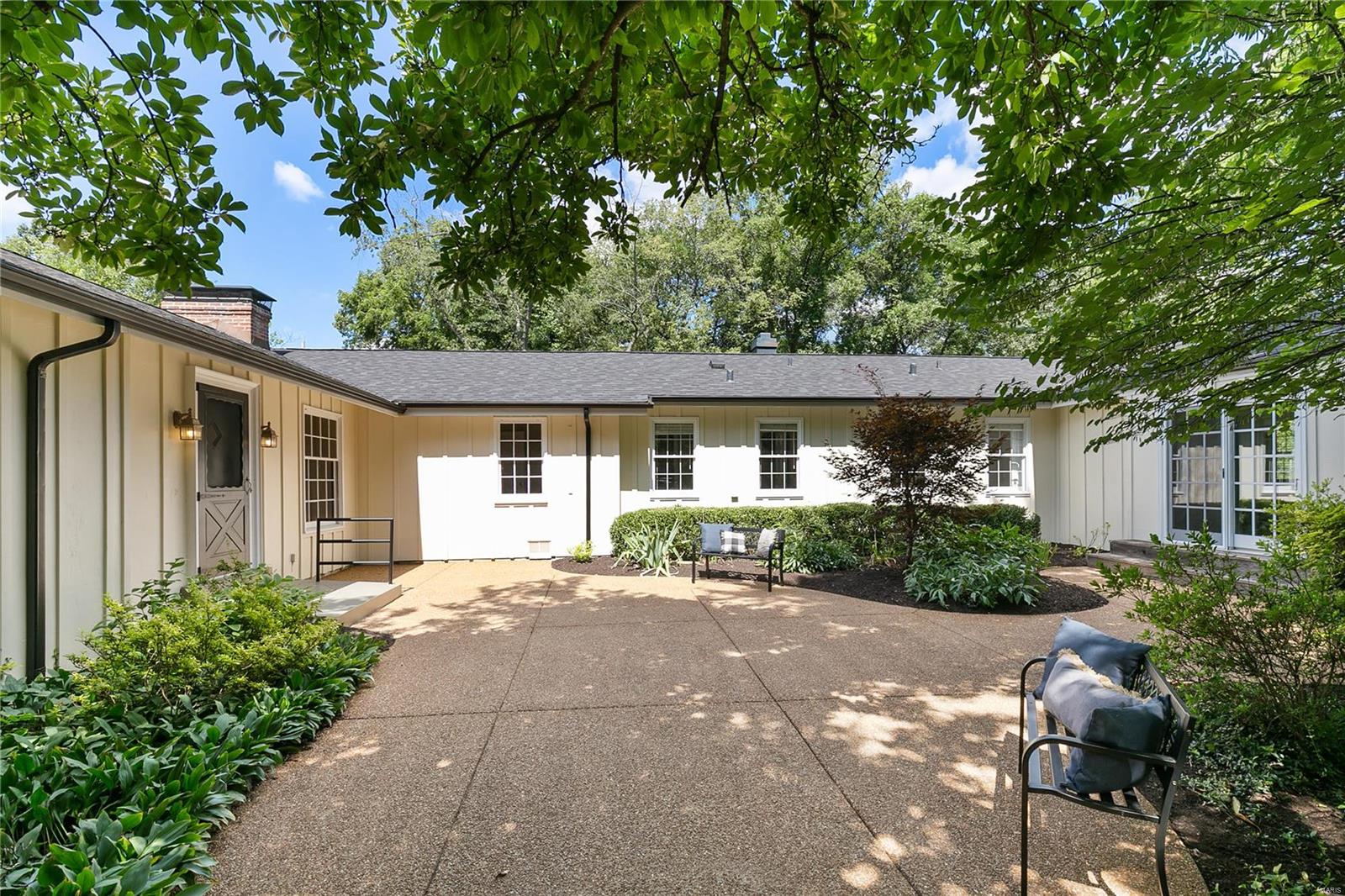 10018 Conway Road Ladue, MO 63124 - Photo 6 of 72