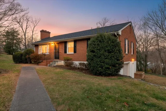 $299,950 | 3406 Poplar Drive, Roanoke, VA 24018