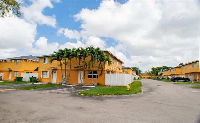 $1,950 | 67 Northeast 12th Avenue, Unit 67, Homestead, FL 33030