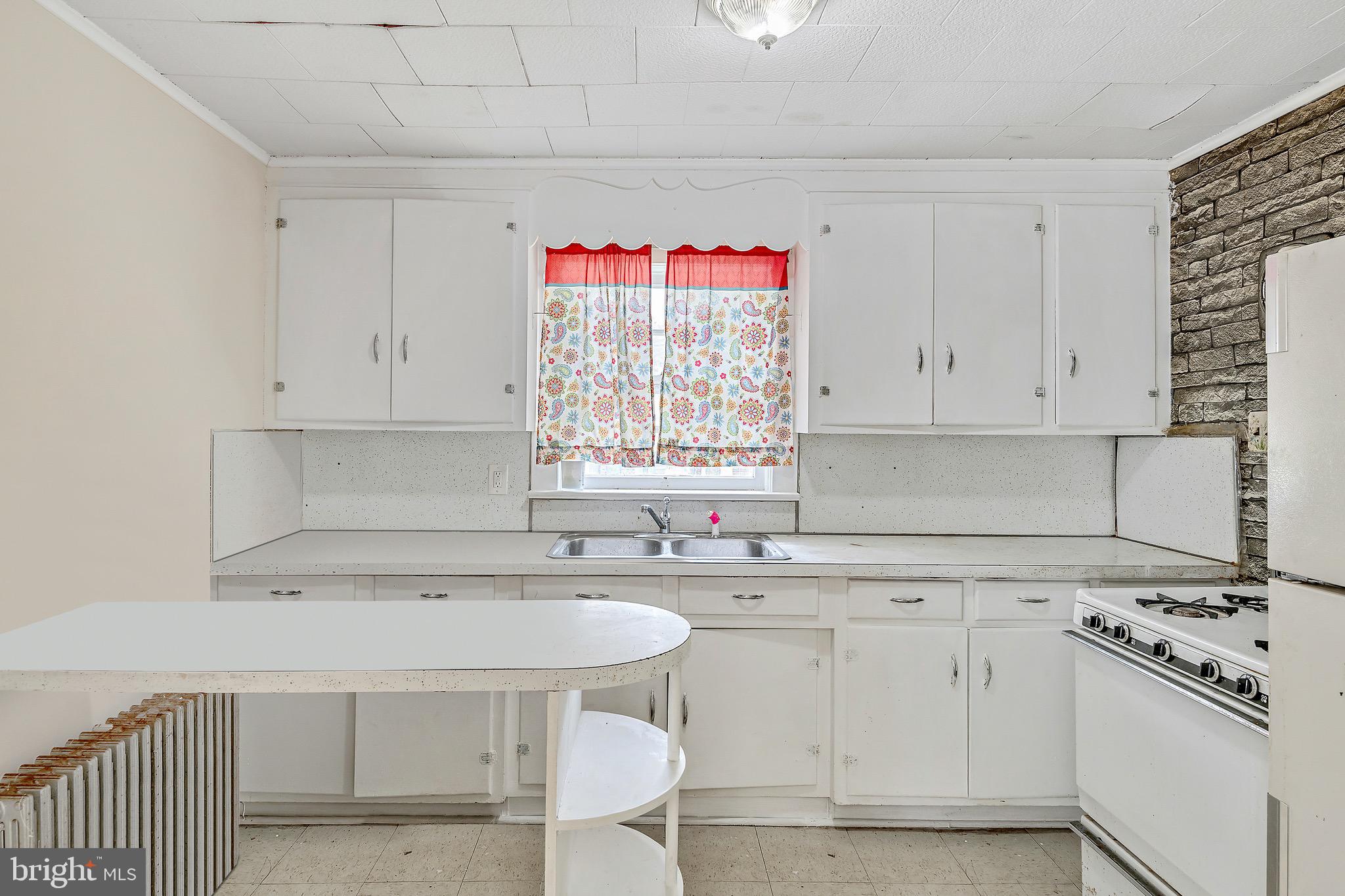 404 Creston Road York, PA 17403 - Photo 6 of 17 Gallery Image 6