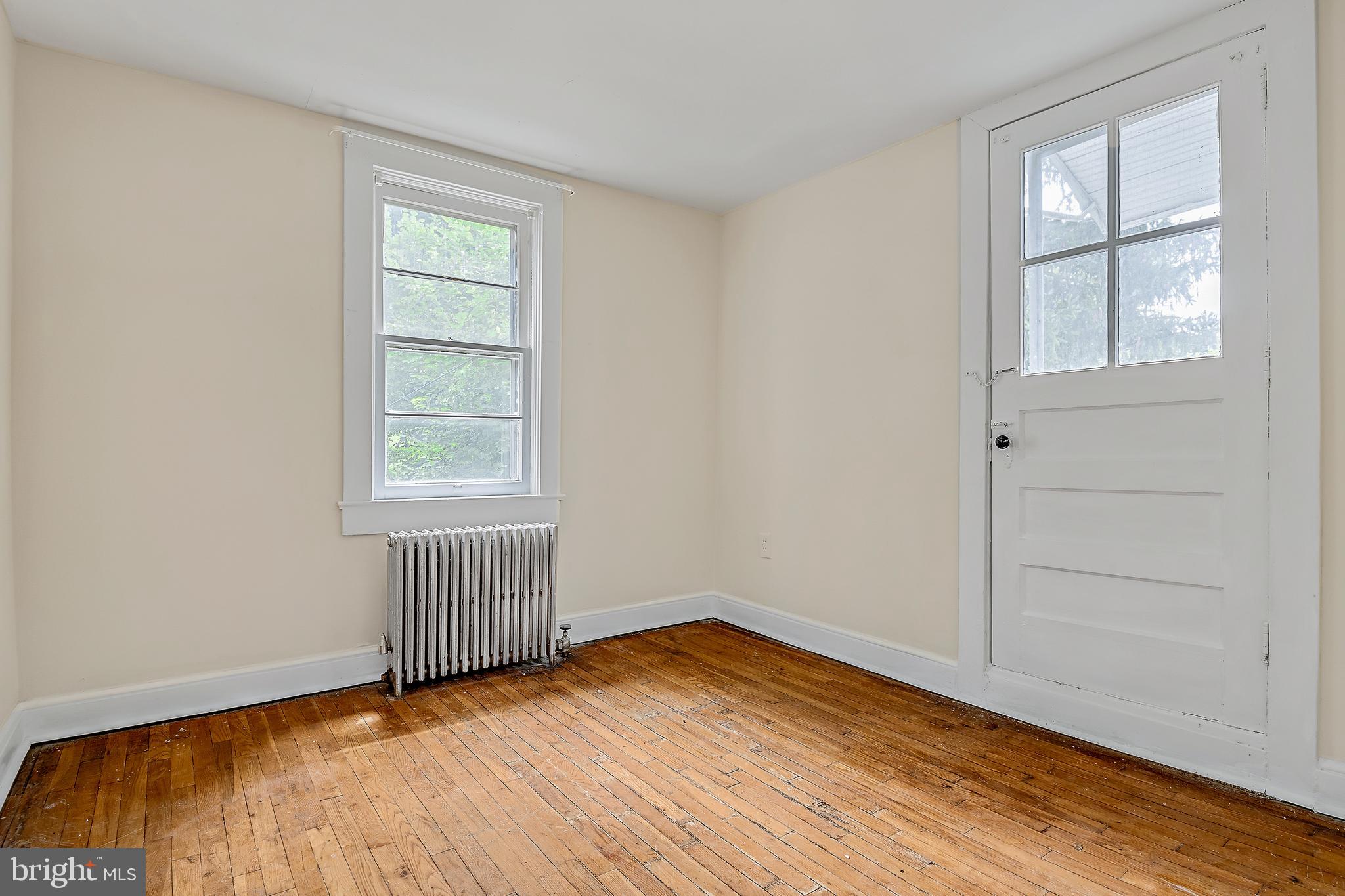 404 Creston Road York, PA 17403 - Photo 8 of 17 Gallery Image 8