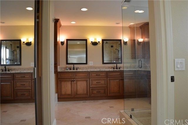 8 Bellezza Irvine, CA 92620 - Photo 16 of 39 Primary Bathroom