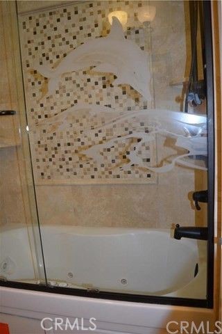 8 Bellezza Irvine, CA 92620 - Photo 22 of 39 Upstairs Secondary Bath with jetted tub/shower combo