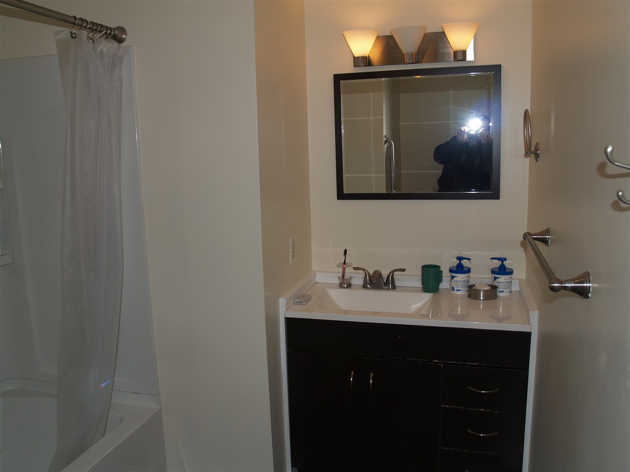 55 River Road, Unit 9H Manchester, NH 03104 - Photo 14 of 17