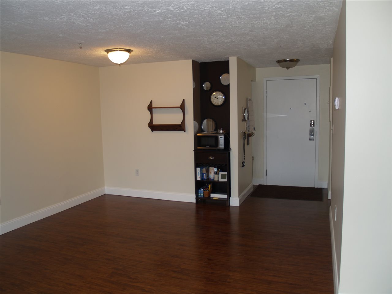 55 River Road, Unit 9H Manchester, NH 03104 - Photo 4 of 17