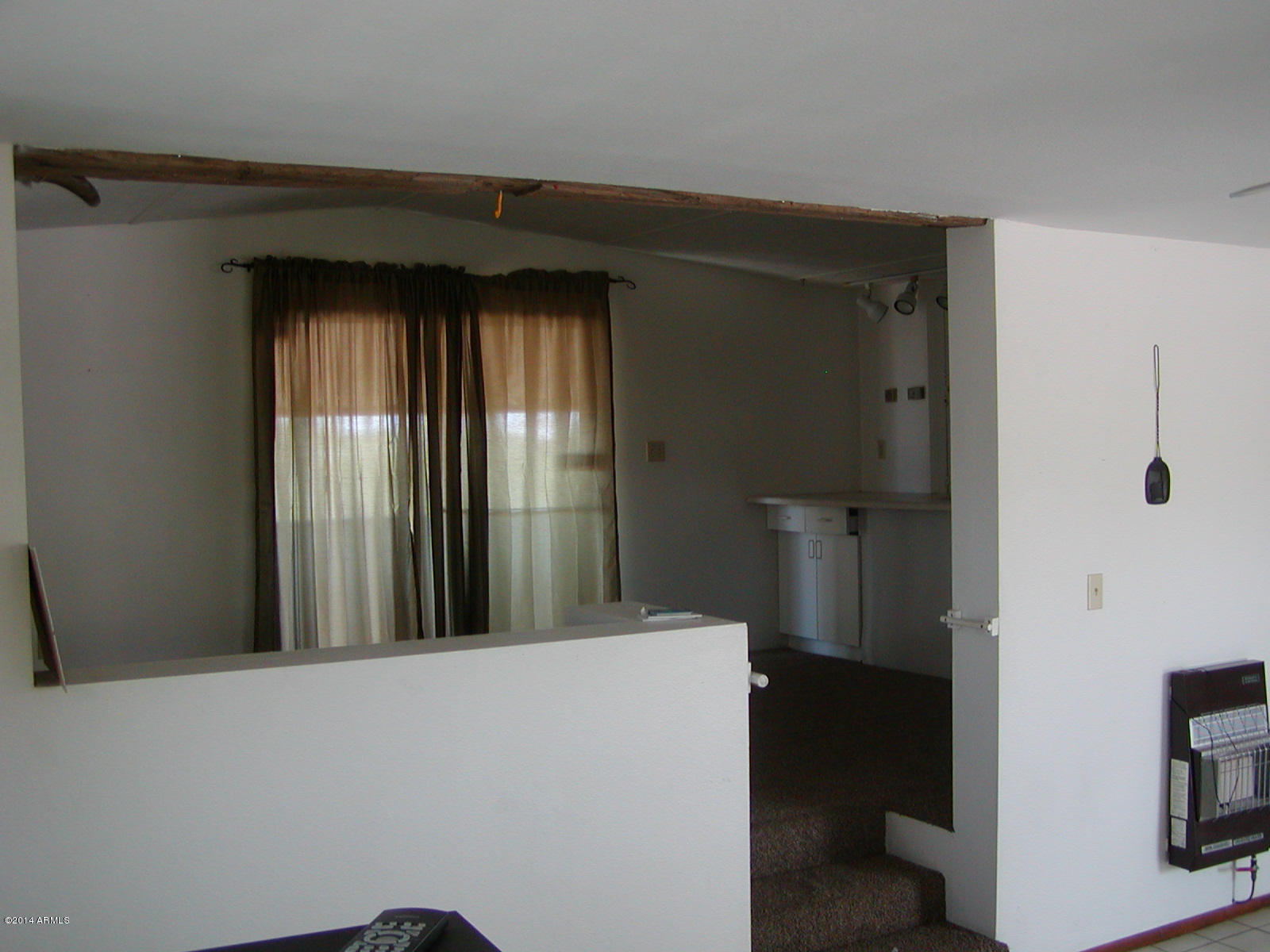 633 South Hilton Road Apache Junction, AZ 85119 - Photo 4 of 15 633 S Hilton 002
