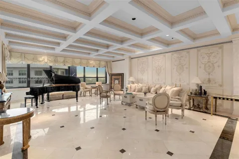 $9,900,000 | 5225 Collins Avenue, Unit PH8, Miami Beach, FL 33140