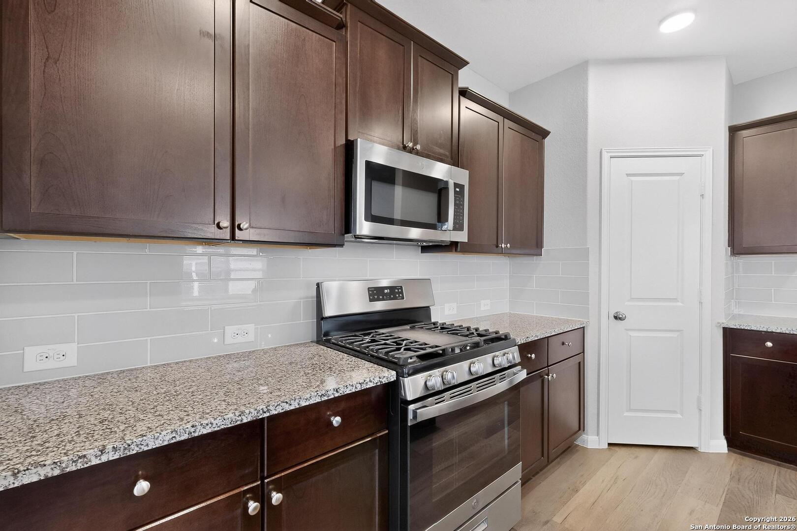 6806 Bale Ridge San Antonio, TX 78252 - Photo 11 of 41