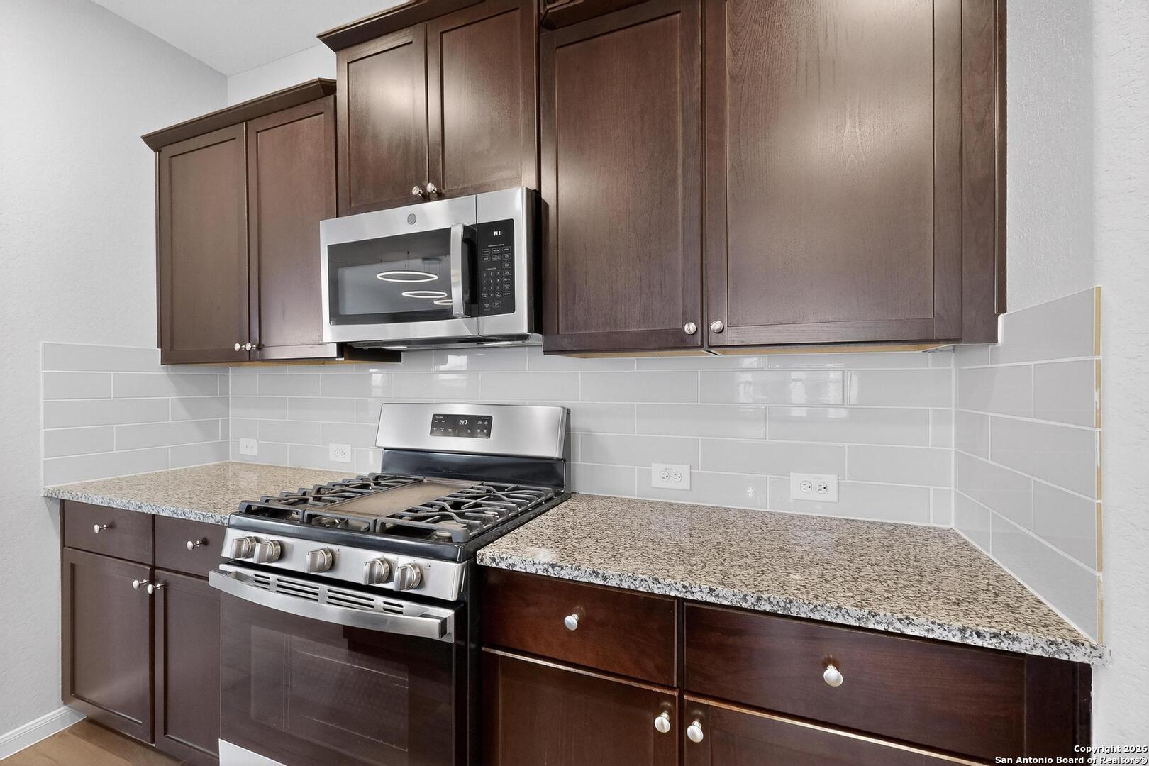 6806 Bale Ridge San Antonio, TX 78252 - Photo 12 of 41