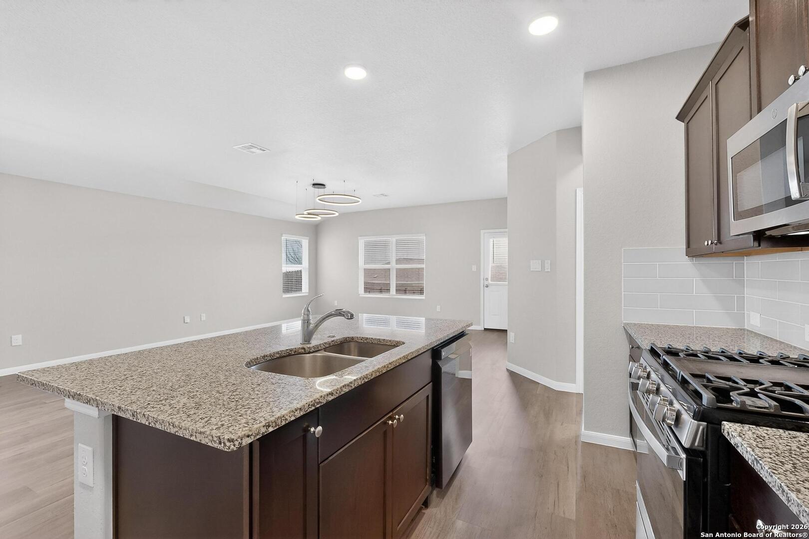 6806 Bale Ridge San Antonio, TX 78252 - Photo 13 of 41