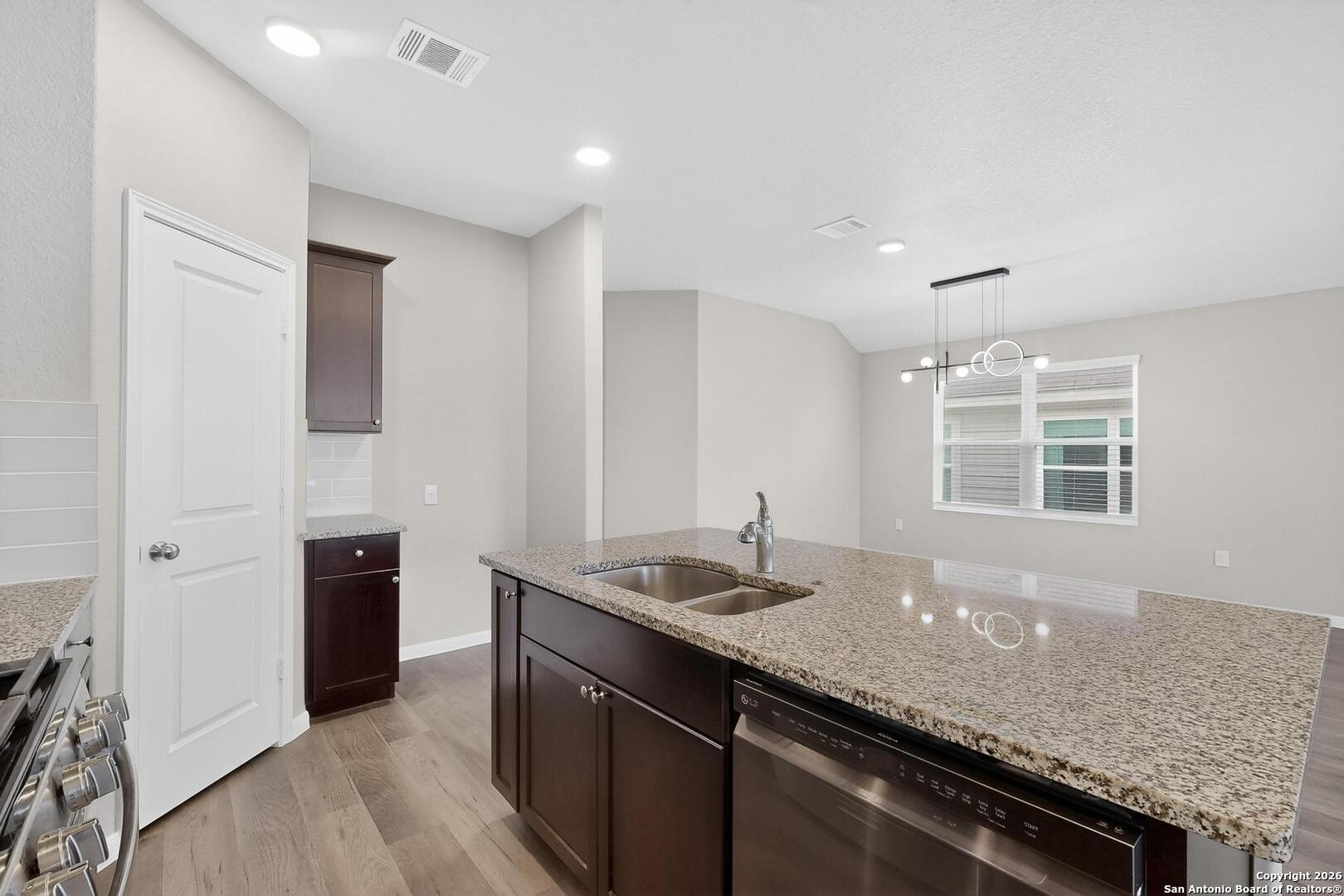 6806 Bale Ridge San Antonio, TX 78252 - Photo 14 of 41