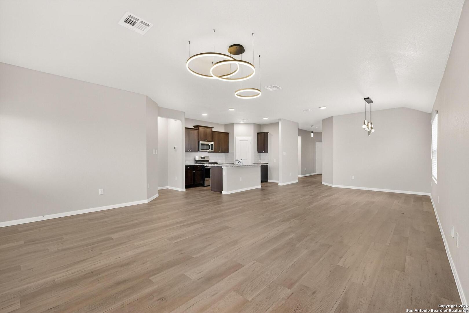 6806 Bale Ridge San Antonio, TX 78252 - Photo 9 of 41