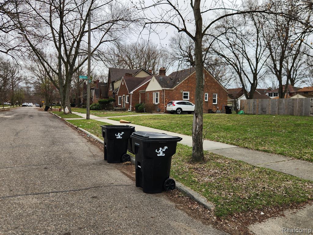 6111 Yorkshire Road Detroit, MI 48224 - Photo 4 of 5