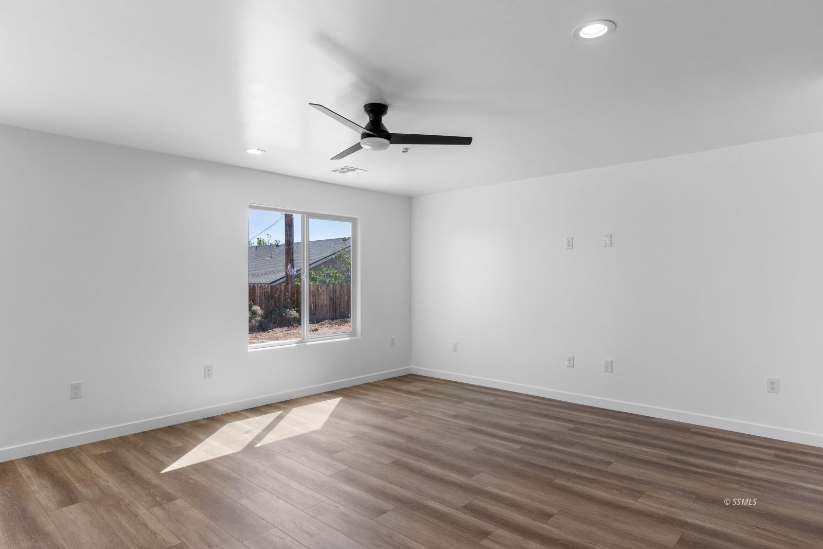 1216 South Sims Ridgecrest, CA 93555 - Photo 5 of 28