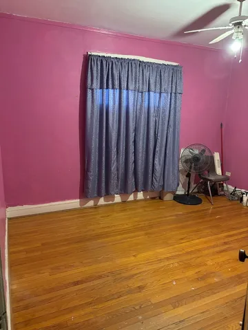 a view of a livingroom with furniture