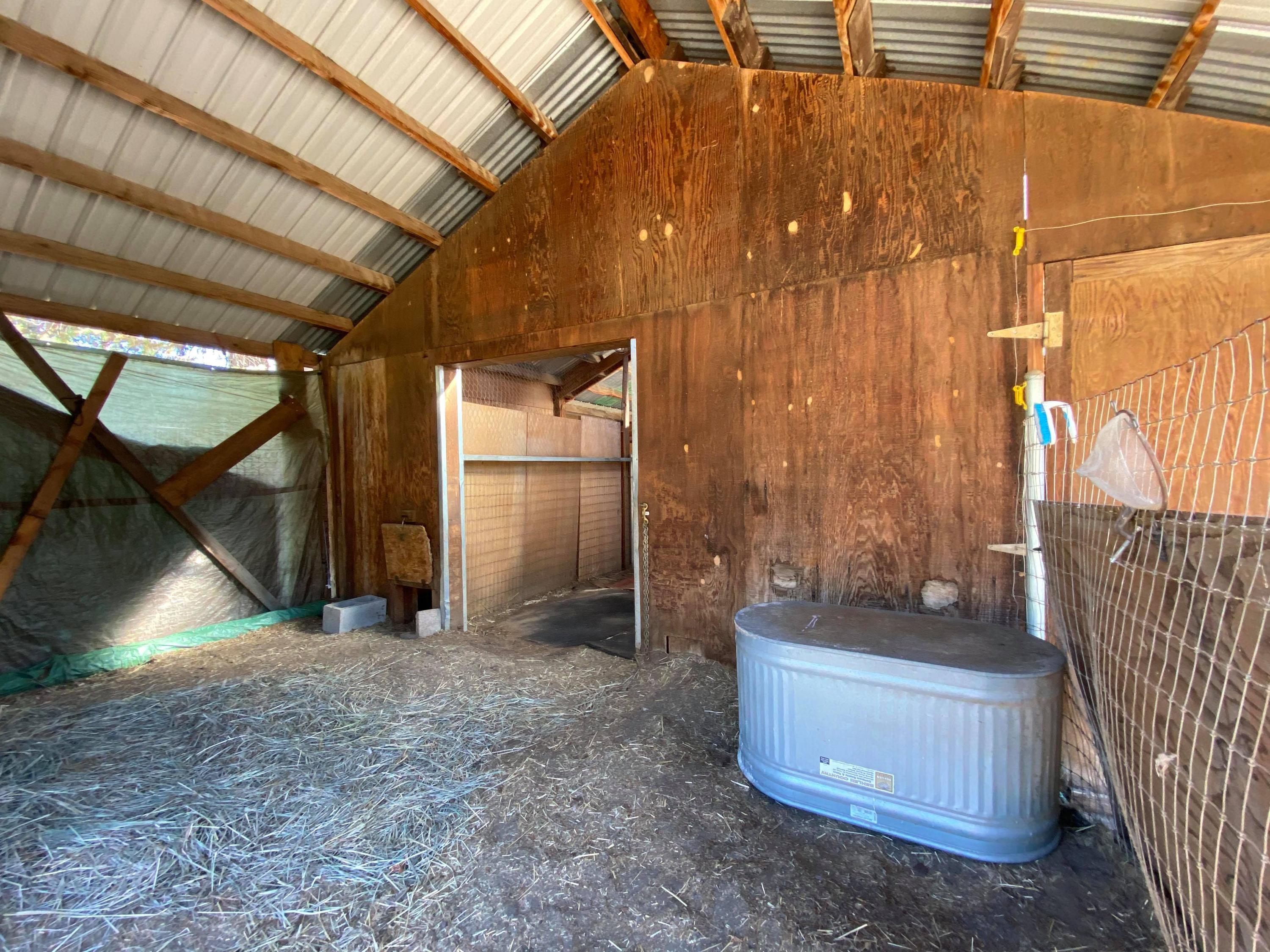53421 Deep Woods Road La Pine, OR 97739 - Photo 20 of 33 Covered area of barn