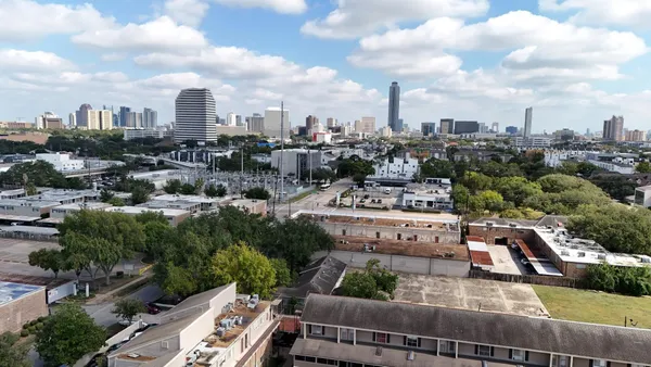 $2,750 | 6019 Winsome Lane, Unit 2, Houston, TX 77057