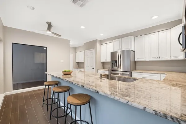 $2,750 | 6019 Winsome Lane, Unit 2, Houston, TX 77057