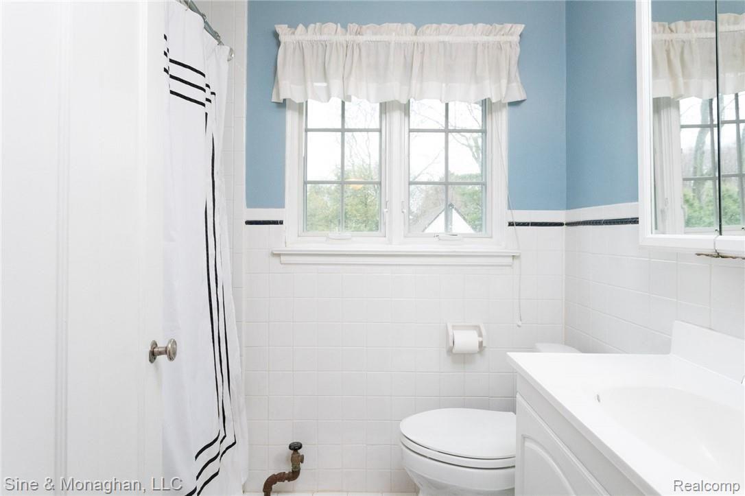 505 Lincoln Road Grosse Pointe, MI 48230 - Photo 17 of 25 17.jpg