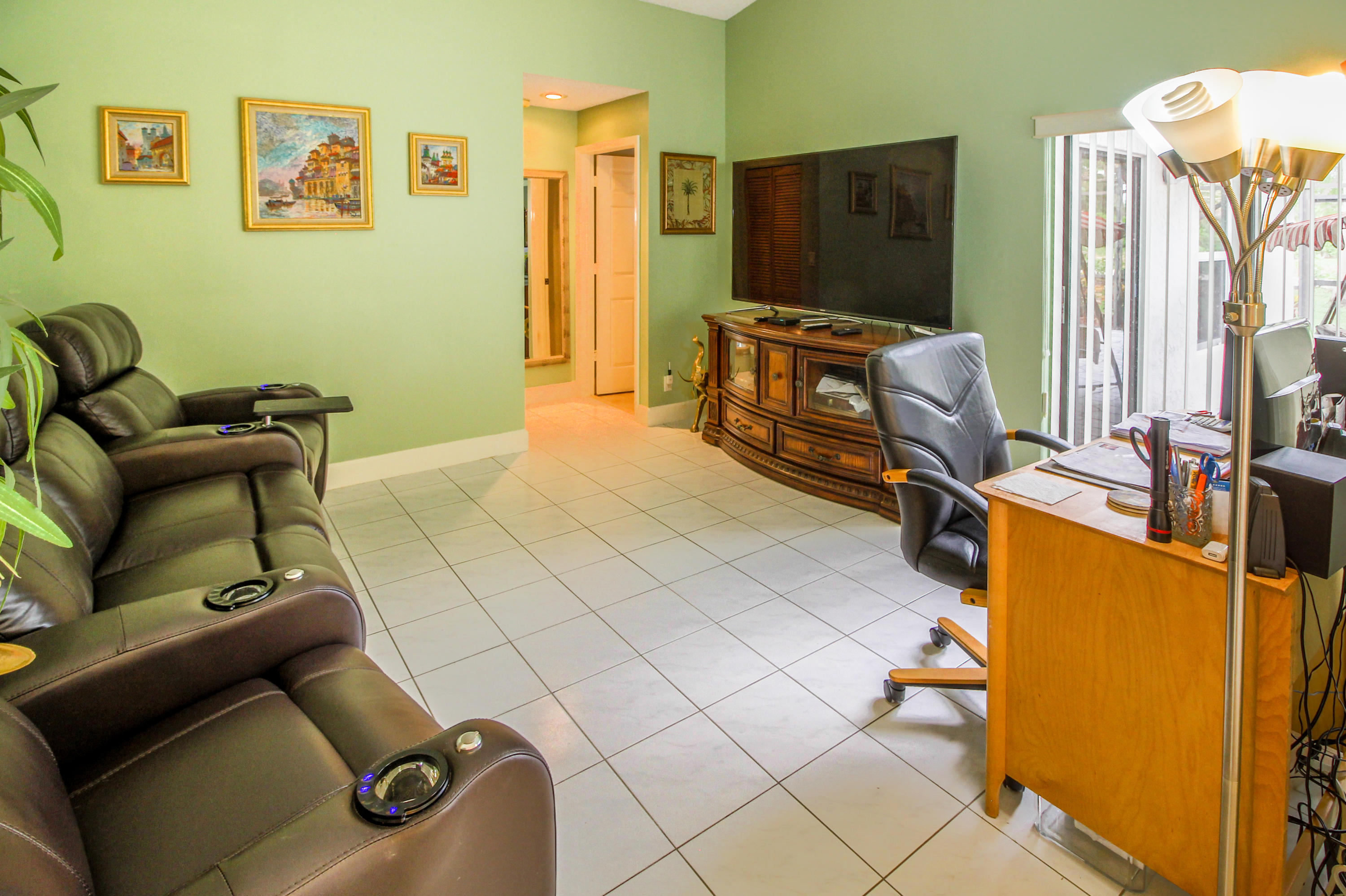 21284 Summertrace Circle Boca Raton, FL 33428 - Photo 2 of 24 Living room View 1