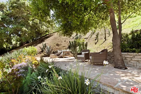 $4,375,000 | 5432 Red Oak Drive, Los Angeles, CA 90068