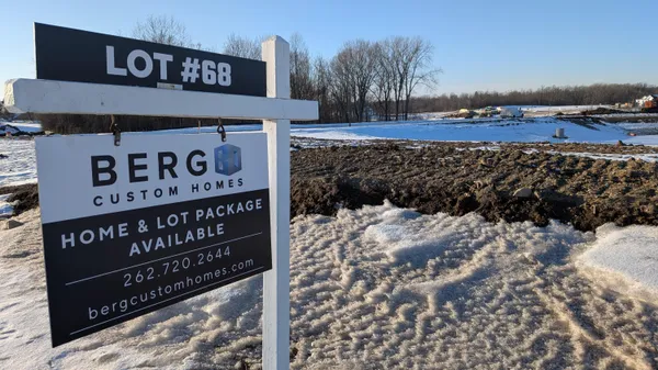 $284,900 | N50-w18552 Woodfield Way, Unit LT68, Menomonee Falls, WI 53051