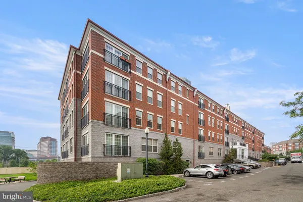 $439,000 | 700 Commodore Court, Unit 2727, Philadelphia, PA 19146