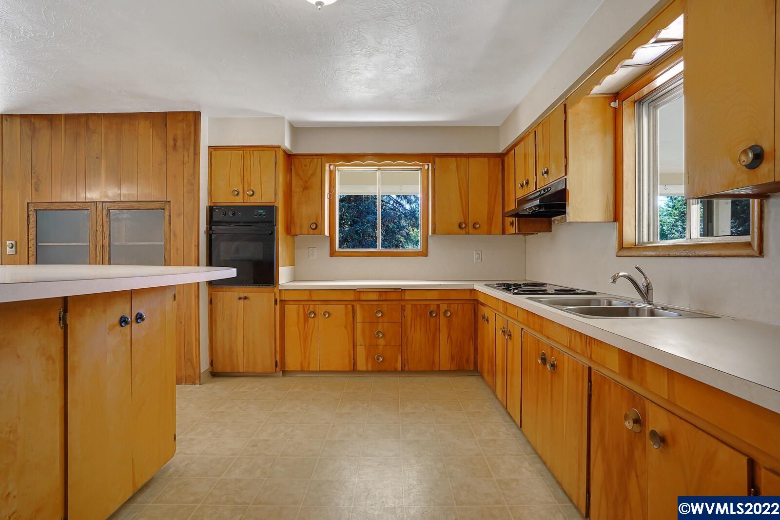 4715 Wallace Road Northwest Salem, OR 97304 - Photo 14 of 40 Gallery Image 14