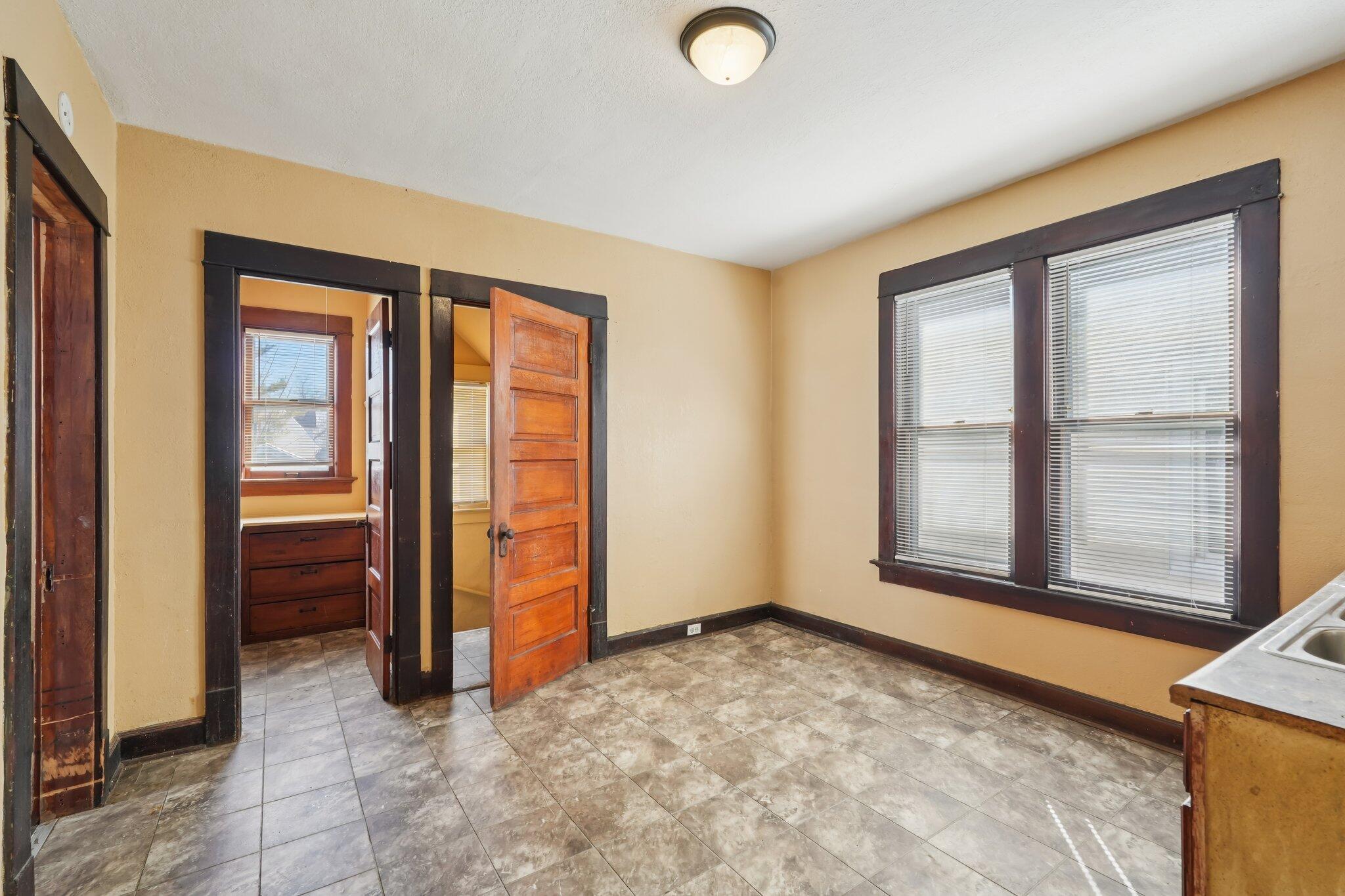 4708 North 36th Street Milwaukee, WI 53209 - Photo 9 of 37 9-web-or-mls-N 36th St-S1803-011
