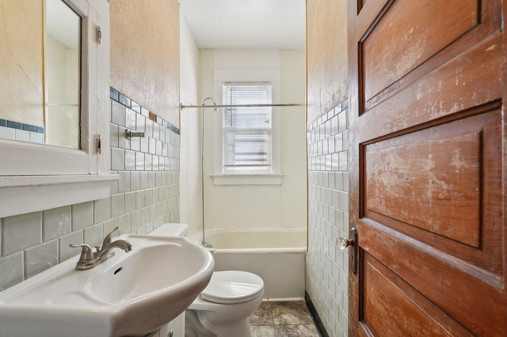 4708 North 36th Street Milwaukee, WI 53209 - Photo 16 of 37 16-web-or-mls-N 36th St-S1803-018