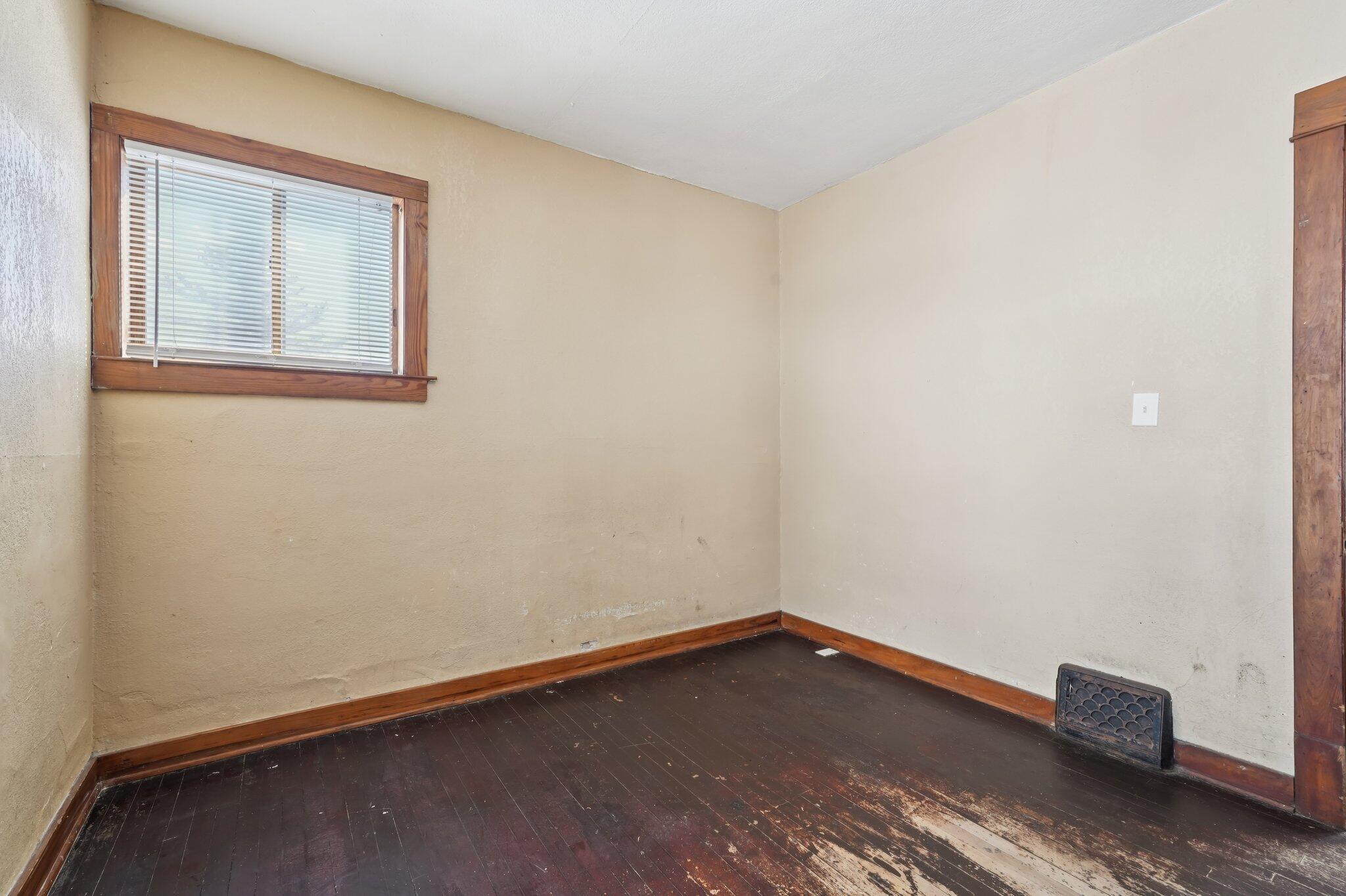 4708 North 36th Street Milwaukee, WI 53209 - Photo 19 of 37 19-web-or-mls-N 36th St-S1803-021