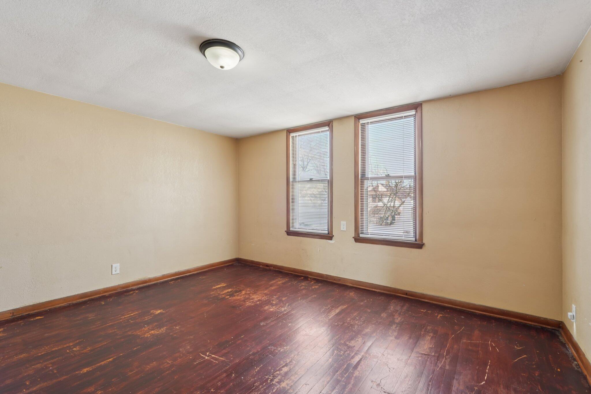 4708 North 36th Street Milwaukee, WI 53209 - Photo 23 of 37 23-web-or-mls-N 36th St-S1803-025