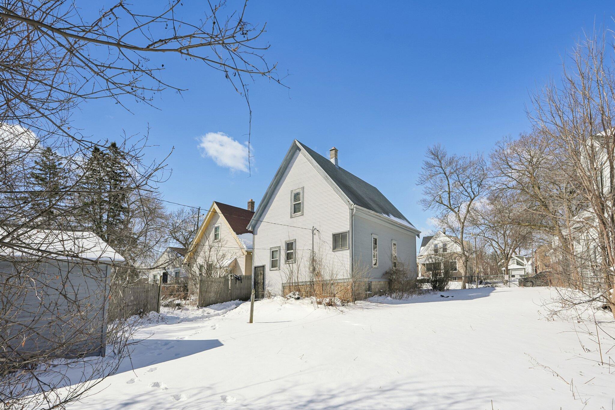4708 North 36th Street Milwaukee, WI 53209 - Photo 33 of 37 33-web-or-mls-N 36th St-S1803-027r