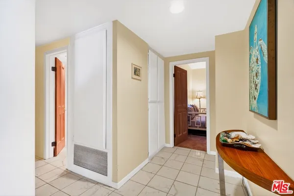 $1,170,000 | 11755 Montana Avenue, Unit 201, Los Angeles, CA 90049