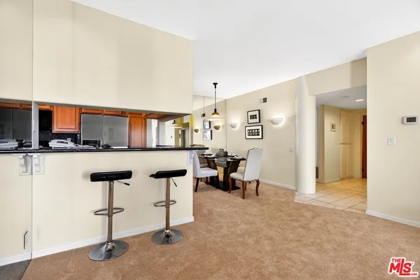 $1,170,000 | 11755 Montana Avenue, Unit 201, Los Angeles, CA 90049
