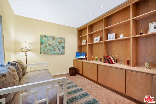 $1,170,000 | 11755 Montana Avenue, Unit 201, Los Angeles, CA 90049
