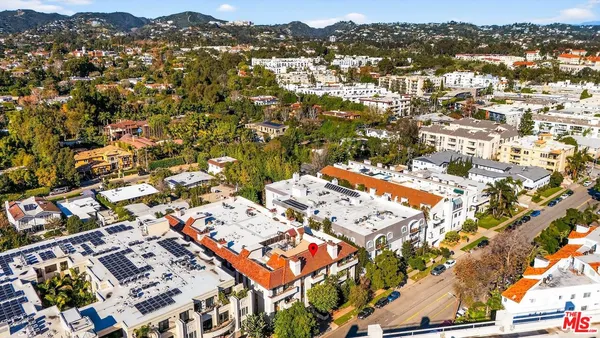 $1,170,000 | 11755 Montana Avenue, Unit 201, Los Angeles, CA 90049