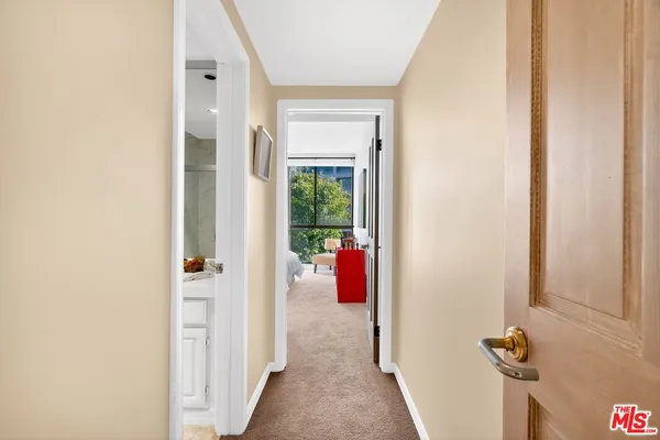 $1,170,000 | 11755 Montana Avenue, Unit 201, Los Angeles, CA 90049