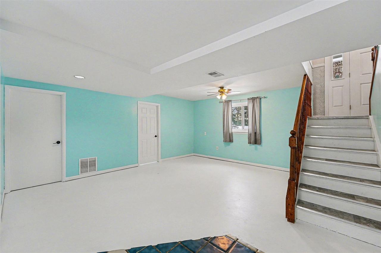 24213 Broadview Street Farmington Hills, MI 48336 - Photo 27 of 39