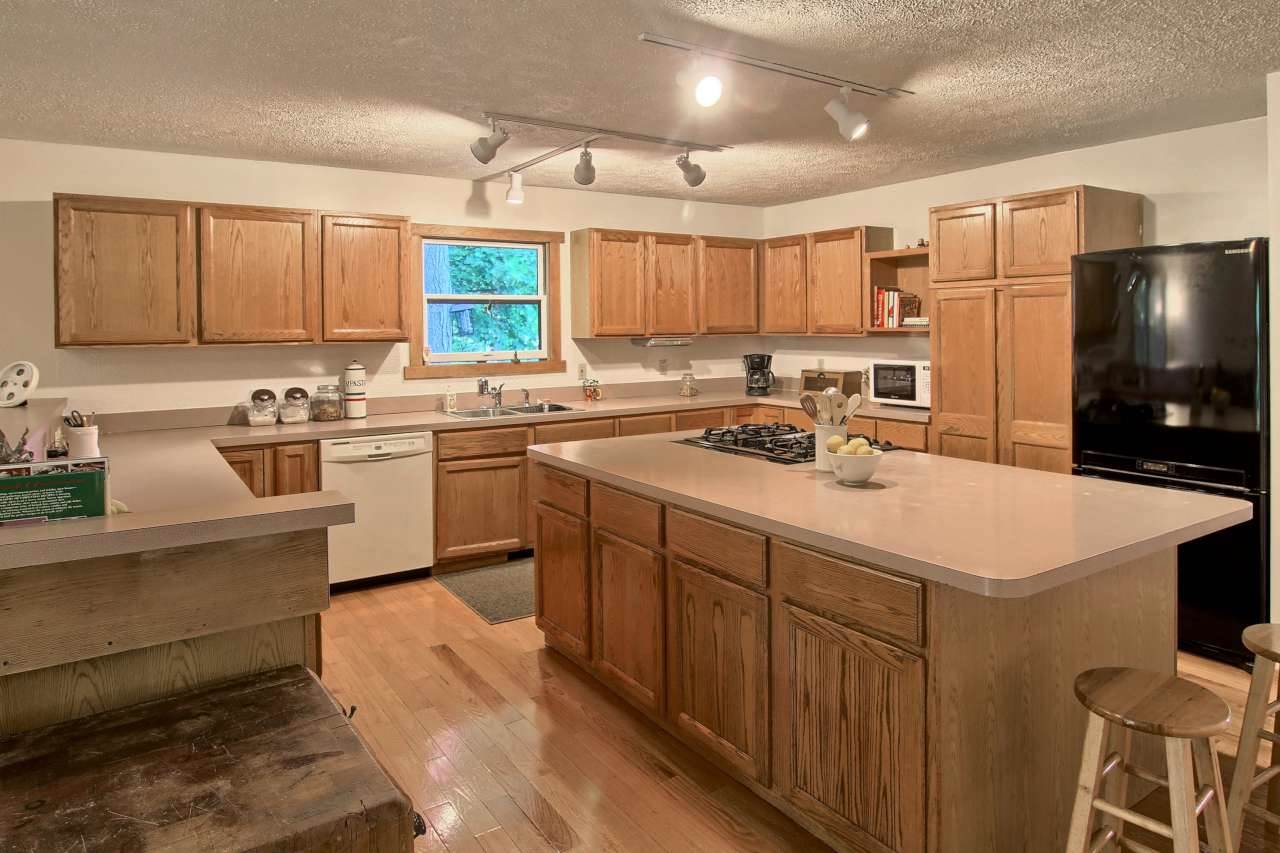 5275 Pierce Road Kingsley, MI 49649 - Photo 17 of 45 1801921-16.JPG