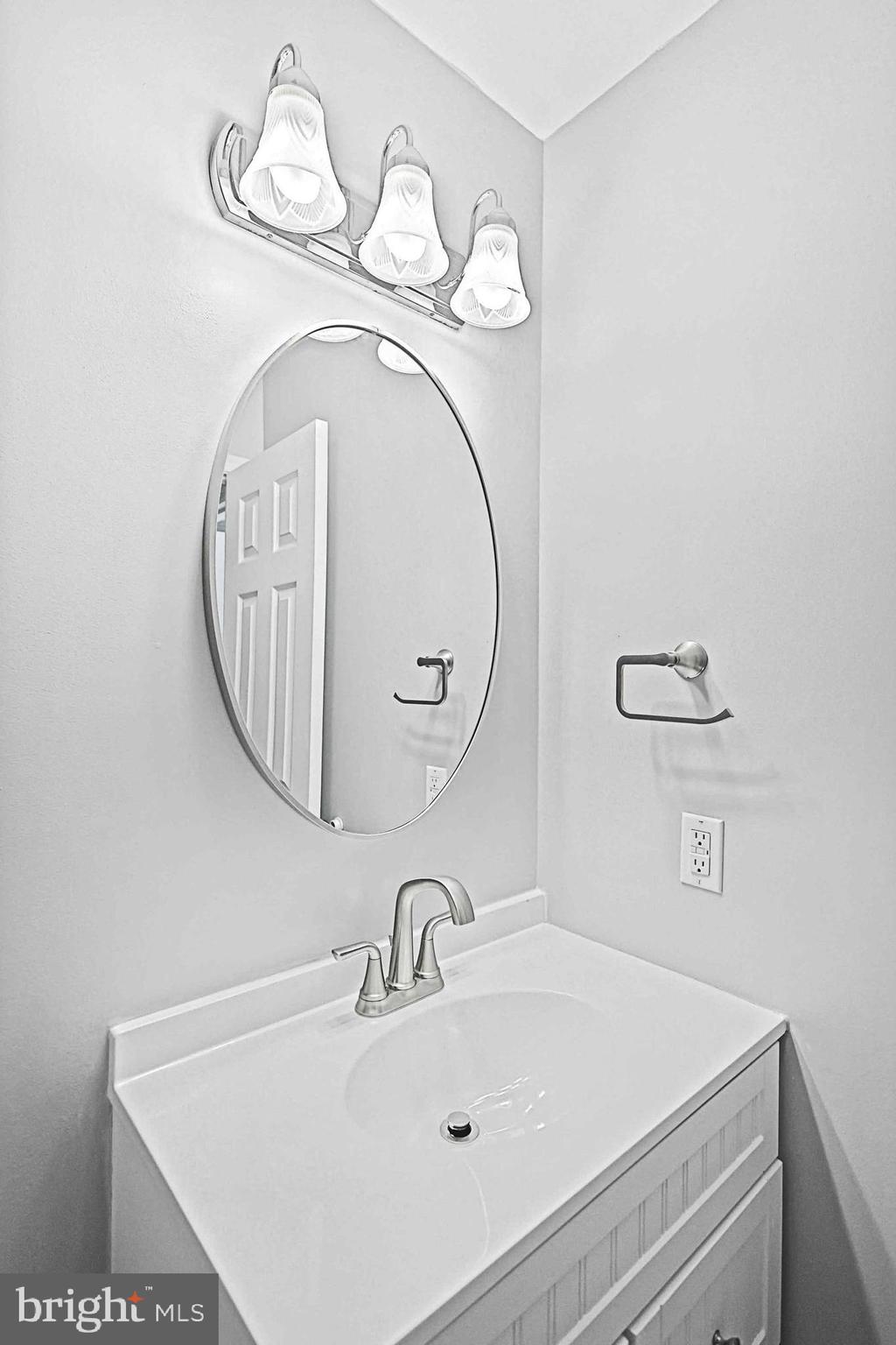 4201 Beckleysville Road Hampstead, MD 21074 - Photo 18 of 31 updated bathrooms
