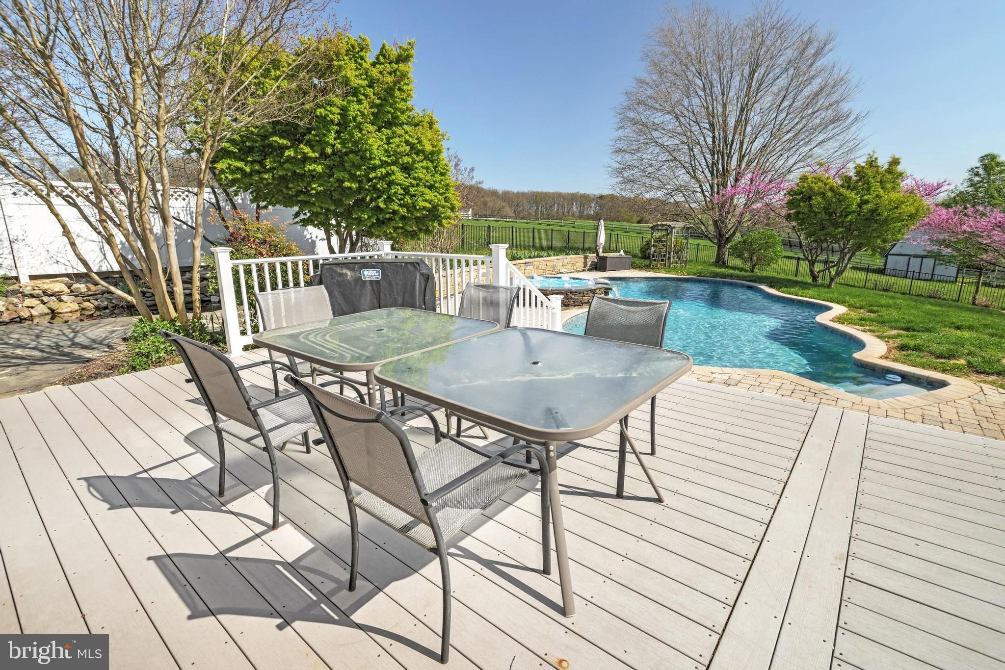 4201 Beckleysville Road Hampstead, MD 21074 - Photo 26 of 31 Maintenance free deck