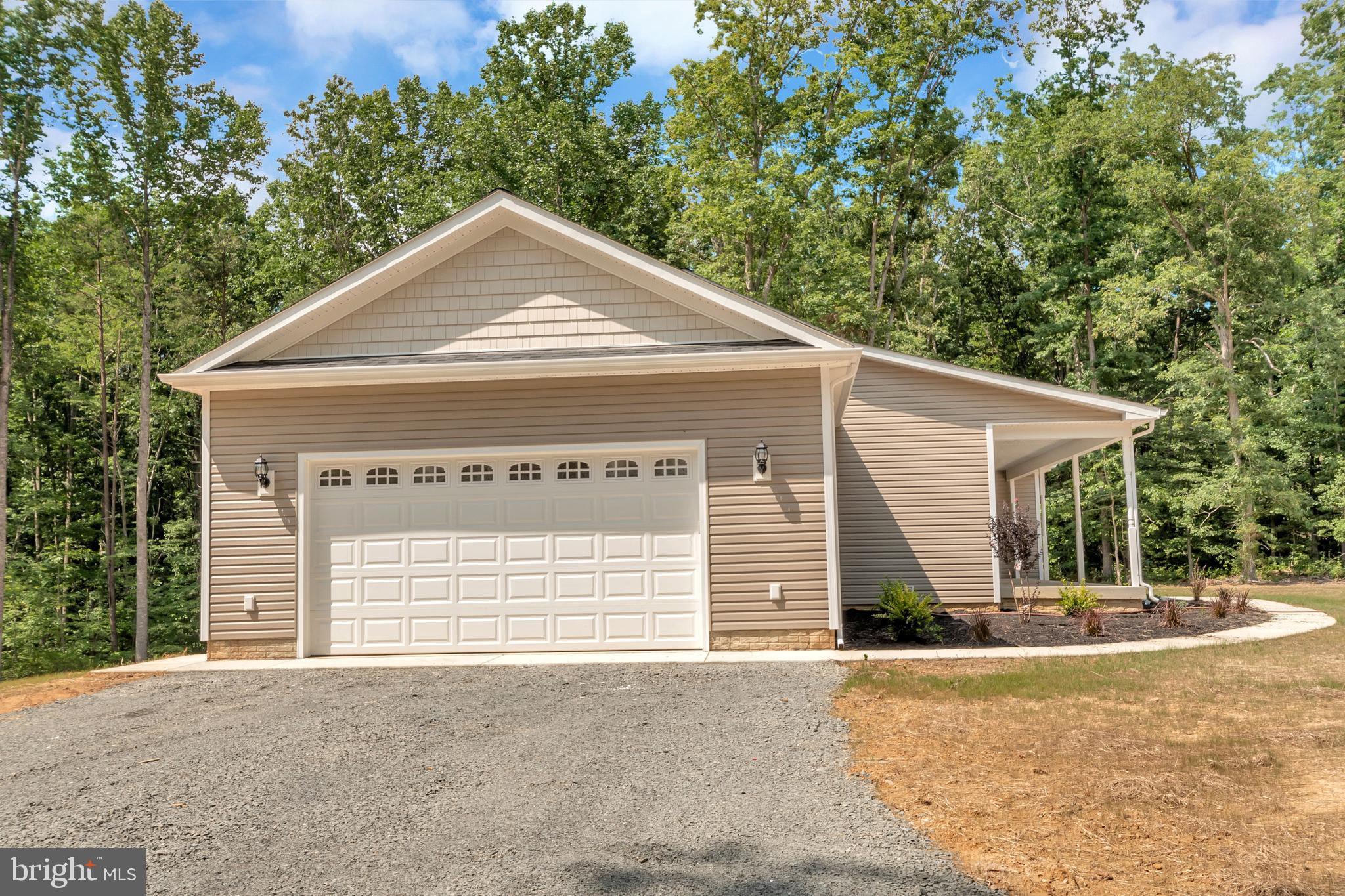 13184 South River Road Sumerduck, VA 22742 - Photo 5 of 59 side load 2 car garage