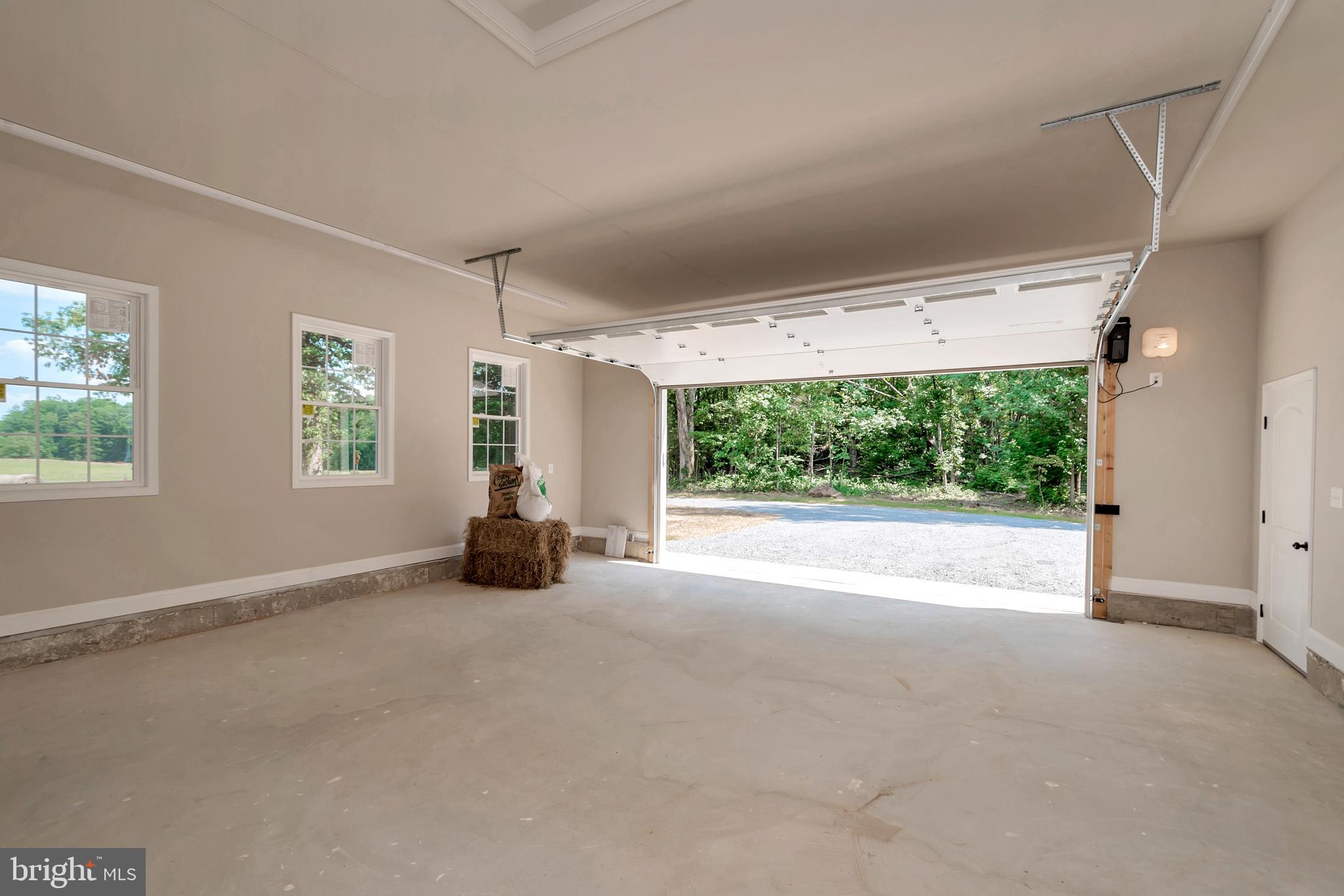 13184 South River Road Sumerduck, VA 22742 - Photo 6 of 59 2 car garage